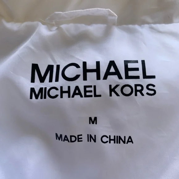 MICHAEL KORS Active Belted Faux-Fur-Trim Puffer Coat - Picture 9 of 9